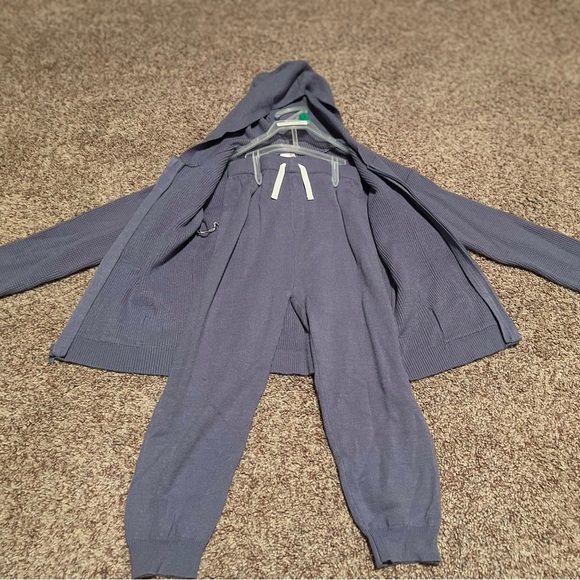 Boys 2pc outfit size 5t - Picture 2 of 2